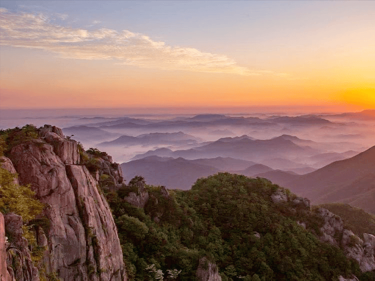 皇冠登一登二登三区别_满庭芳 登泰山（外二首）