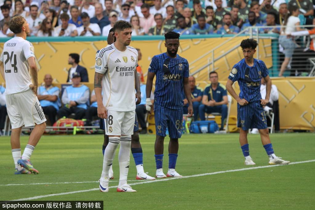 巴黎圣日耳曼足球_世俱杯-巴尔韦德失点贡萨洛破门 阿隆索执教皇马首秀1-1新月