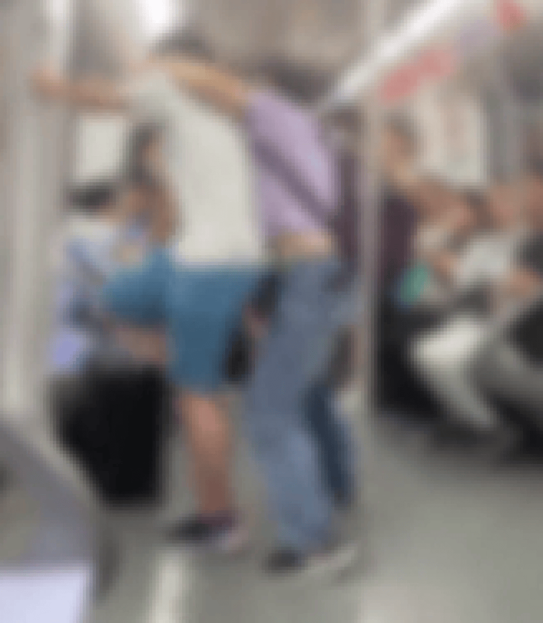 怎么申请皇冠信用盘代理
_上海一男孩和妈妈坐地铁情绪激动怎么申请皇冠信用盘代理
，用力踹门高喊开门：不就几千万吗