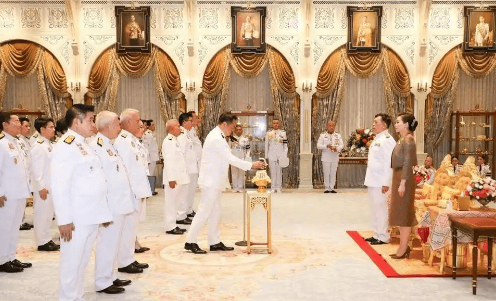 夏利法斯 vs伊斯特雷格_泰国新总理刚上台夏利法斯 vs伊斯特雷格,毫不避讳亲华立场,用中文高呼“中国万岁”