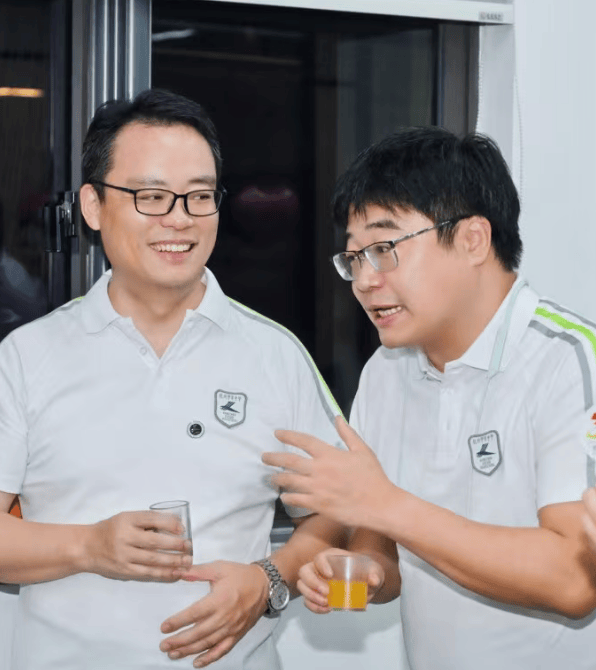 nba季后赛2025时间_那个让老师骄傲的“调皮”班级!30年同学聚会nba季后赛2025时间,还伴有一封来自贵州的感谢信