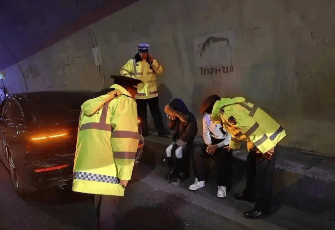 皇冠信用盘登3出租_高速上刹车失灵！小轿车时速115狂奔490公里皇冠信用盘登3出租，司机4个半小时高度紧张，下车后浑身发抖无法说话