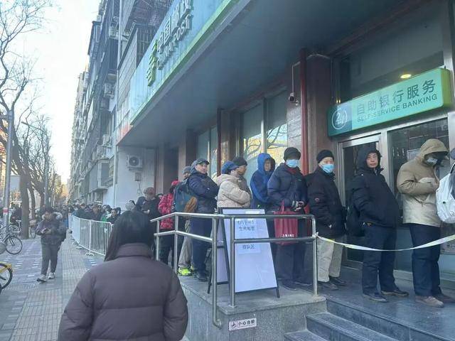 皇冠平台出租_《丙午年》马年生肖邮票今日开售皇冠平台出租！有人连夜排队——